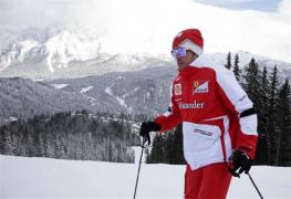 alonso admite s fi twitter fan