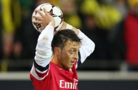 arsenal news ozil vrea distrac ie old trafford