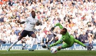 avb spune adebayor a fi pacient