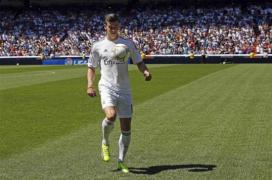 bale s continue ca ambasador