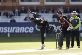 barker vrea la fel de warwickshire