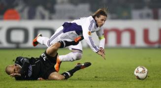 biglia ochii muta spre italia