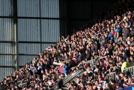 burnley setat pentru a rec tiga ownership de gazon moor