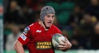 cinci modific ri la echipa de wales