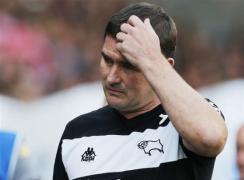 clough pe muta la sheffield utd ngreunat de derby