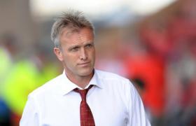 davis aproape nou crewe afacere
