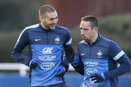 echipa na ional complet din spatele benzema