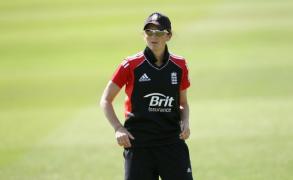 edwards ghiduri anglia a treia n cupa mondial 