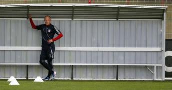guardiola vrea robben s sta i