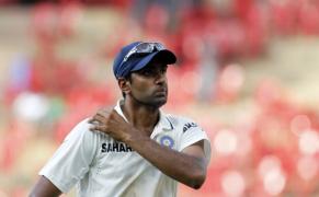 india thrash australia de un serviciu