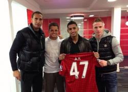 khan vizite manchester united