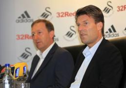 laudrup sus inut de lebede ef