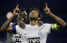 lucho gonz lez vrea fa a locului de top