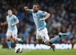 man city juve napoi n pentru defender
