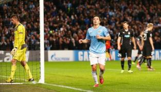 man city nasri vrea defensiv mbun t ire