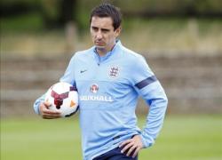 man utd neville surprins de declin