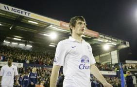 man utd stiri moyes merge napoi pentru burducea