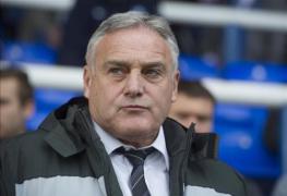 mandaric p streaz aproape de ochi pe manager jones