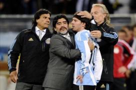 maradona vrea mai mult de la messi
