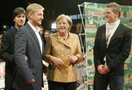 merkel v zut schweinsteiger gol