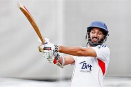 monty panesar urineaza pe bouncers