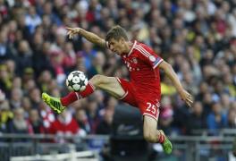 muller sus ine colegii de echipa pentru balonul de aur