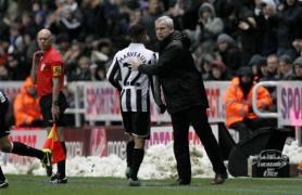 newcastle nevoie un mare semnarea howey