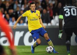 ozil pe tat l s ia m suri mpotriva agentului fals