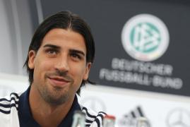 real disperat de a ridica 10 cl trofeul khedira