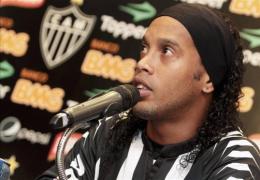 ronaldinho rechemat la echipa brazilia