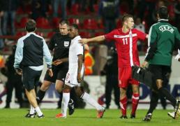 s rb fa cerere player i personalul declara ii