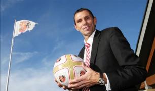 safc stiri o neill ma convins s se al ture poyet