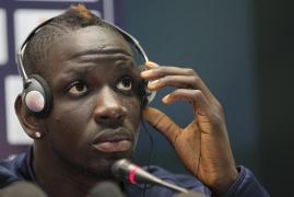 sakho joac n jos vorbesc de ie ire