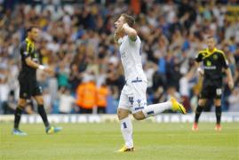 stiri leeds united mccormack stilouri new deal