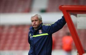 stoke stiri hughes a spus juc torilor s concedieze pulis