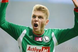 tottenham se al ture chase pentru tinerel polonez