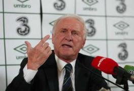 trapattoni pe cap pe bloc
