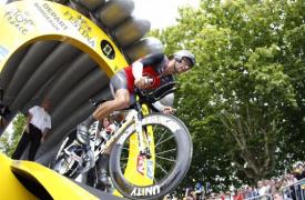 uci a criticat pentru donarea de armstrong