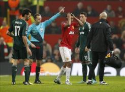 uefa spate old trafford arbitru