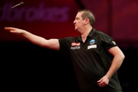 winstanley hits nou dart termina