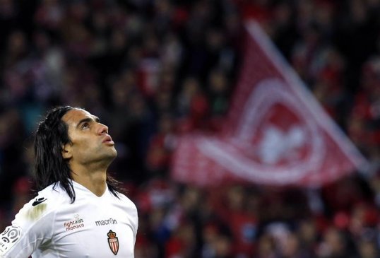 Monaco's Colombian striker Radamel Falcao says Belgium international goalkeeper Thibault Courtois is the best in world football.