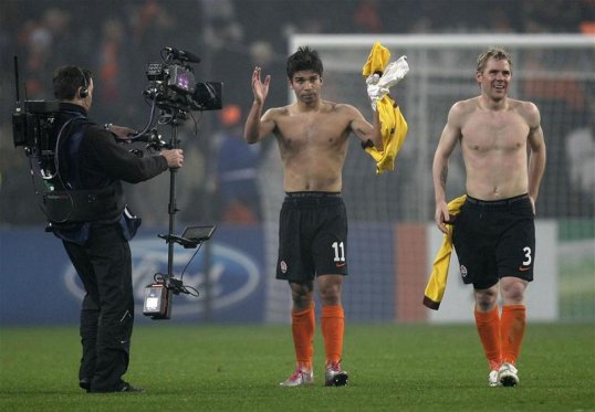 Dinamo Kiev's bid to end Shakhtar Donetsk's dominance of the Ukrainian Premier League took an early season blow with a 3-1 defeat to their rivals on Sunday.