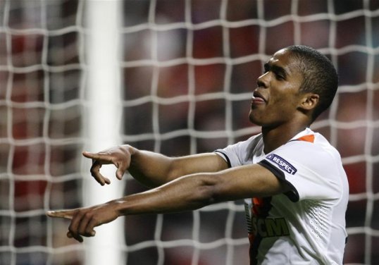 Shakhtar Donetsk continued their perfect start to the new Ukrainian Premier League season with a third successive win at home to Chernomorets on Sunday.