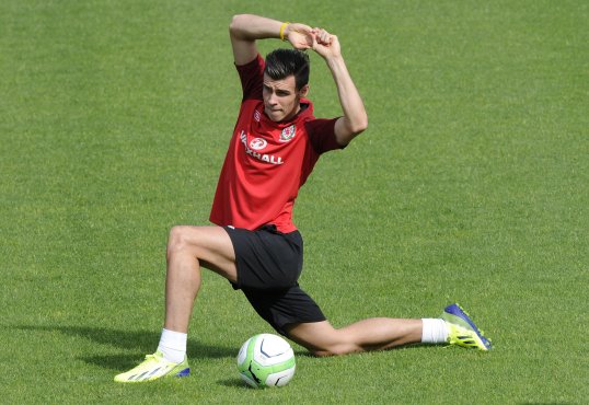 Gareth Bale has been named as a substitute for Wales in Friday’s World Cup qualifier against Macedonia.