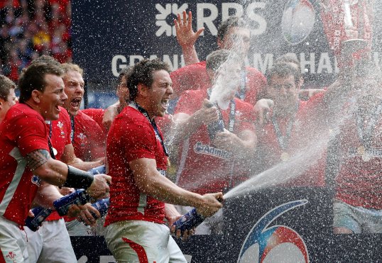 The Six Nations organising committee are considering introducing the bonus point system used by many other major tournaments.