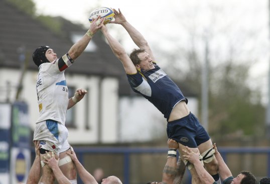 Exeter Chiefs have bought the Premiership shares of Leeds Carnegie for £5 million.