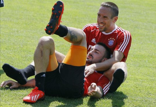 Pep Guardiola may be a very serious man in his press conferences but it seems that the new Bayern Munich boss is happy to let his players inject some fun into his training sessions.