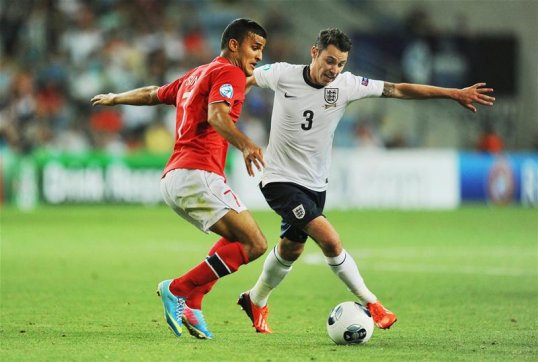 Derby County have secured the signing of England U21 right-back Adam Smith on a season-long loan from Tottenham Hotspur.