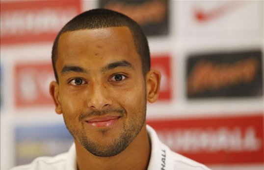 England boss Roy Hodgson should take Theo Walcott to the Brazil World Cup over Andros Townsend, according to ex-Southampton captain Matt Le Tissier.