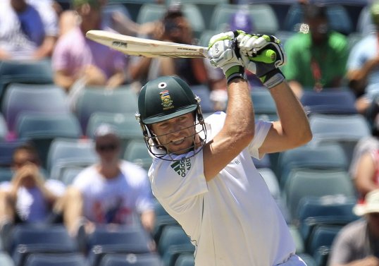 South African one-day international captain AB de Villiers has pulled out of South Africa's three Twenty20 internationals at home to New Zealand this month.